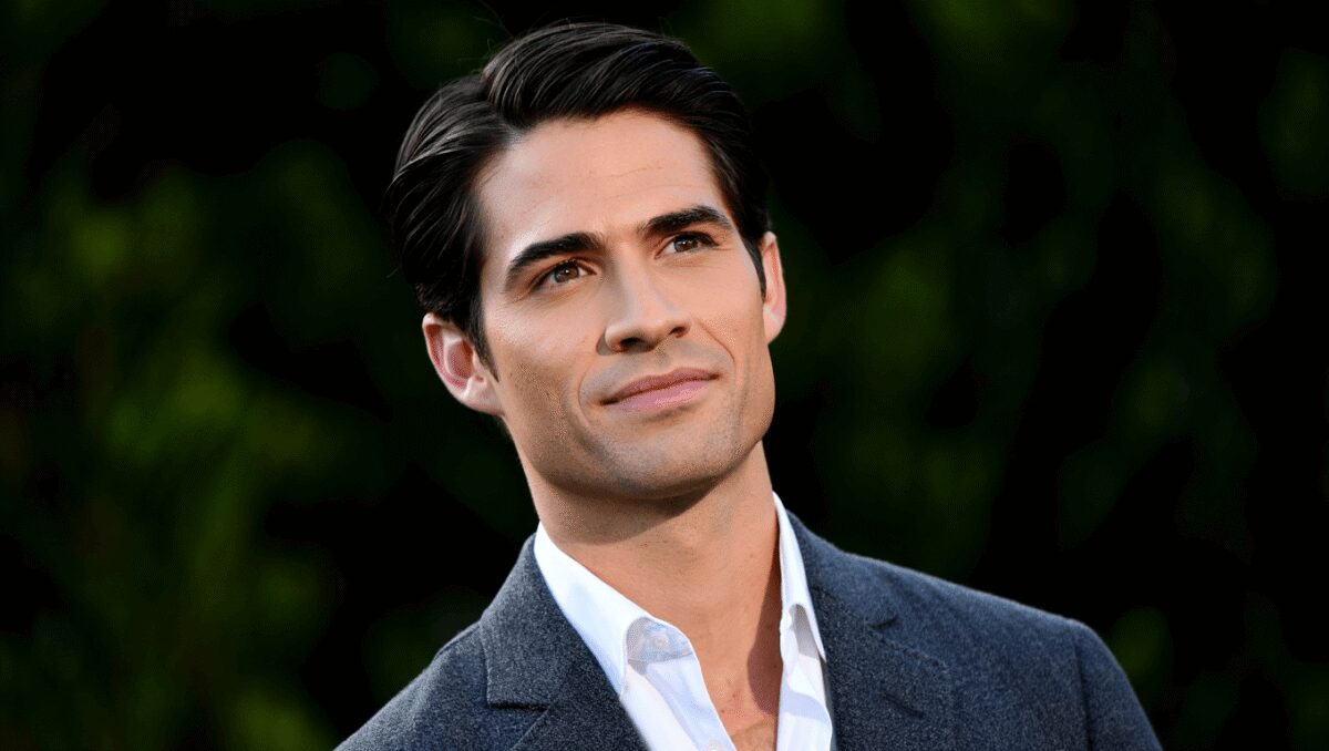 Tyler Posey Wants to Join a ‘Knives Out’ Sequel After His Villainous Role on ‘Murder in a Small Town’ (Exclusive)