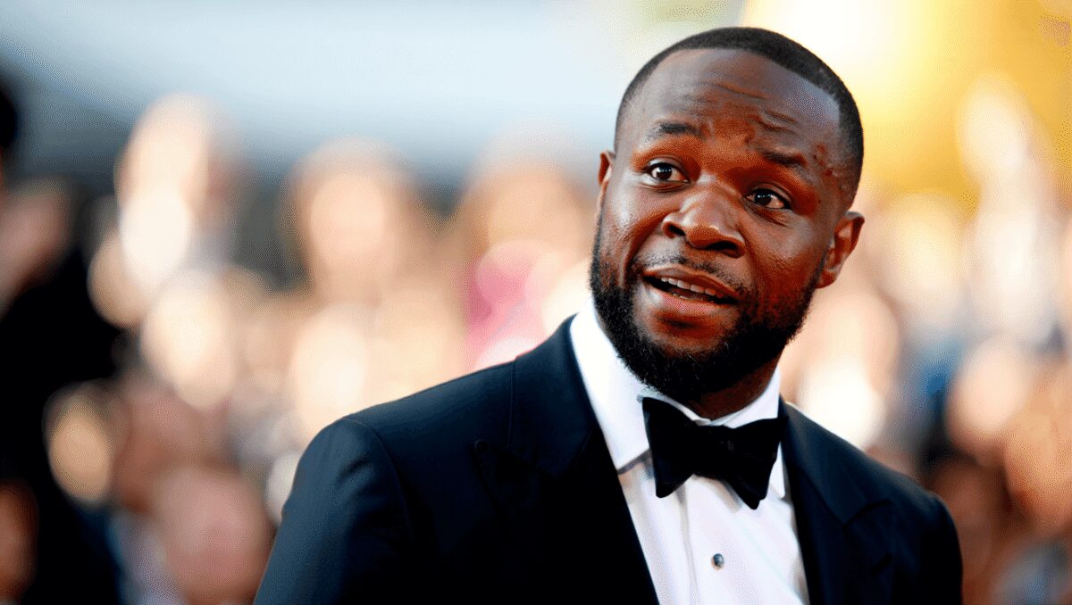 Jonathan Bailey Is Wickedly Handsome as People’s 2025 Sexiest Man Alive