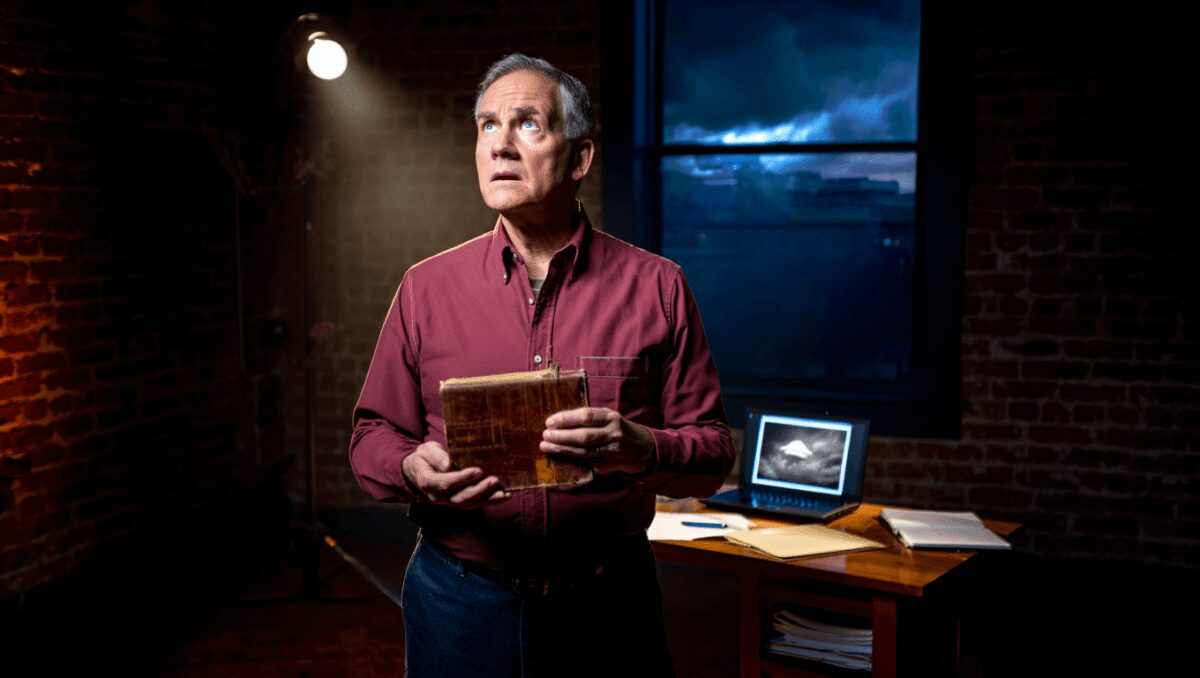 Bill Lawrence’s next TV show apparently about the sad kinds of alien abductions