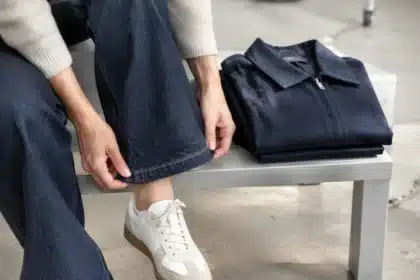 Nicole Kidman dark wash denim slims women over 45: $37 look